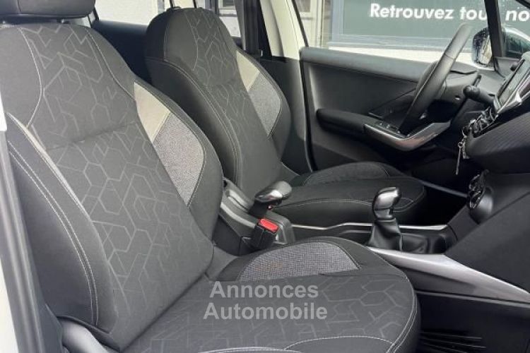 Peugeot 2008 GENERATION-I 1.2 82 STYLE - <small></small> 8.490 € <small>TTC</small> - #12