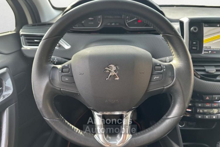 Peugeot 2008 GENERATION-I 1.2 PURETECH 110 CH STYLE - <small></small> 9.490 € <small>TTC</small> - #13