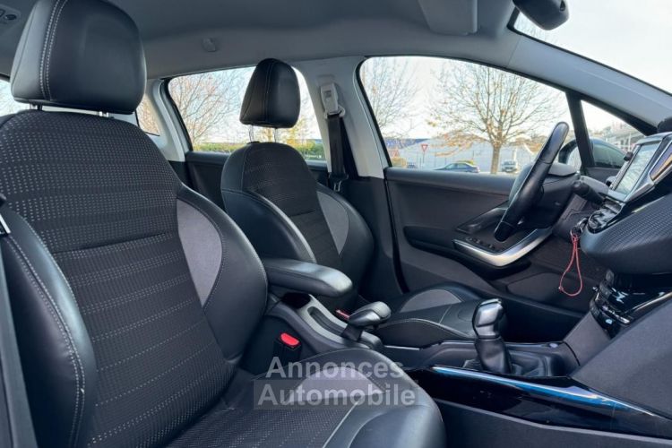 Peugeot 2008 GENERATION-I 1.2 PURETECH 110CH ALLURE S&S COURROIE NEUVE - <small></small> 9.490 € <small>TTC</small> - #13