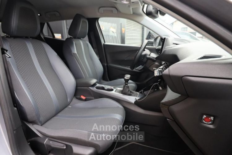 Peugeot 2008 GENERATION-I 1.2 PURETECH 130 CH ALLURE + CAMERA DE RECUL CARPLAY SIEGES CHAUFFANTS - <small></small> 13.989 € <small>TTC</small> - #20