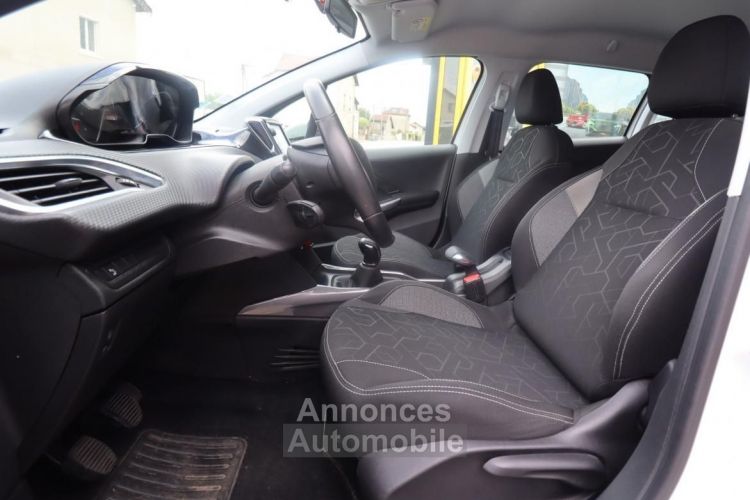 Peugeot 2008 GENERATION-I 1.6 BLUEHDI 100 CH ACTIVE - <small></small> 12.489 € <small>TTC</small> - #16