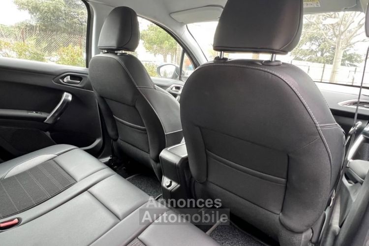 Peugeot 2008 GENERATION-I 1.6 BLUEHDI 120CH ALLURE - <small></small> 9.990 € <small>TTC</small> - #15