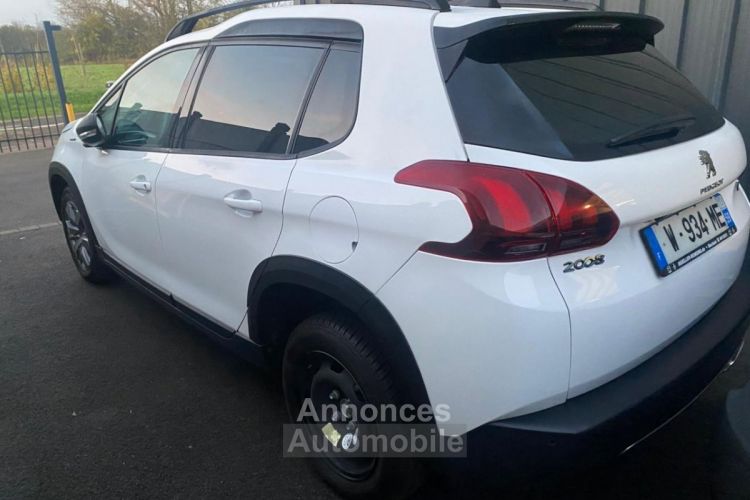 Peugeot 2008 GT Line Automatique  1.2 essence- 110 cv toit panoramique - <small></small> 12.490 € <small></small> - #2