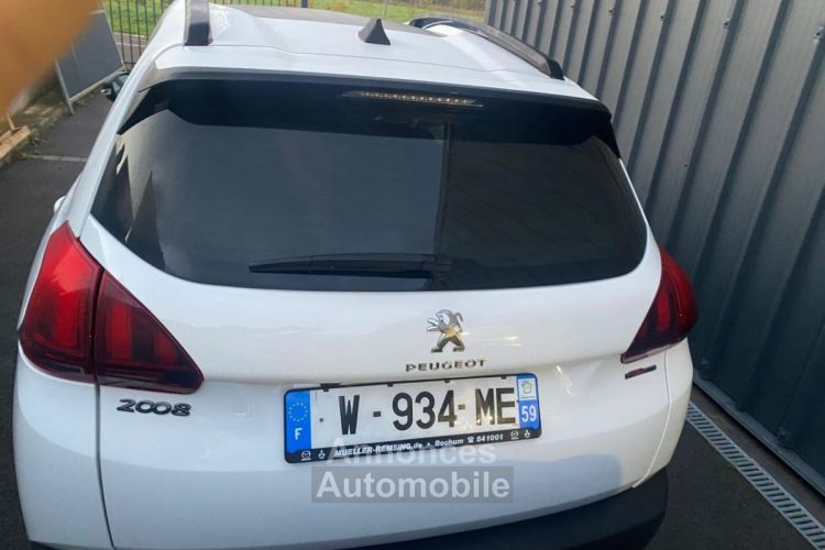 Peugeot 2008 GT Line Automatique 1.2 essence- 110 cv toit panoramique - <small></small> 10.900 € <small></small> - #3