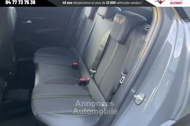 Peugeot 2008 Hybrid 136 e-DCS6 GT + Toit ouvrant panoramique + Caméra 360°+ Navigation - <small></small> 28.990 € <small>TTC</small> - #8