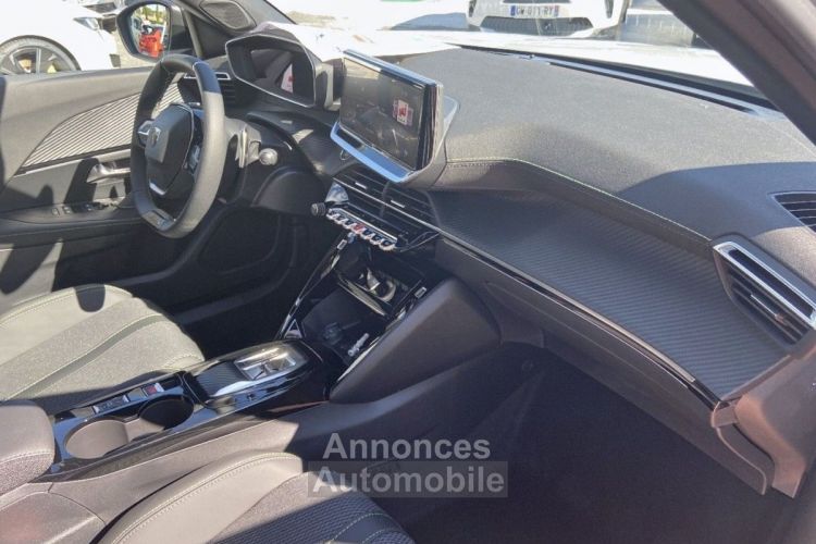 Peugeot 2008 II (2) 1.2 Hybrid 136 GT e-DCS6 GPS Caméra 360° - <small></small> 30.750 € <small>TTC</small> - #20