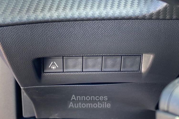 Peugeot 2008 NEW BlueHDi 130 EAT8 GT GPS ADML Caméra 360° Drive Assist Plus - <small></small> 30.880 € <small>TTC</small> - #31