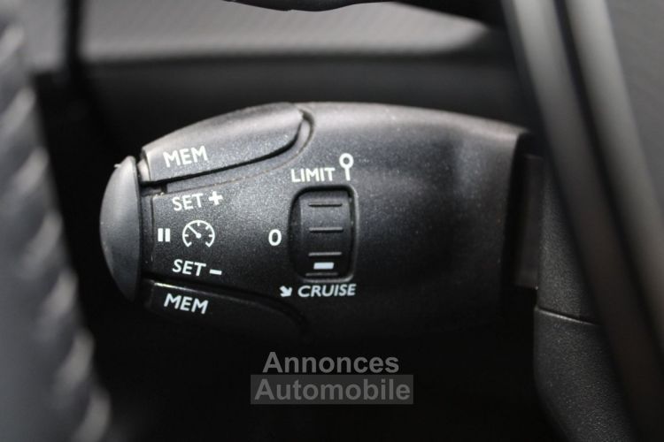 Peugeot 2008 PHASE 4 ALLURE 130 CV GPS 3D CAMÉRA FULL LED I-COKPIT JA 17 RÉGULATEUR BOITE AUTO EAT-8 - <small></small> 21.900 € <small>TTC</small> - #11