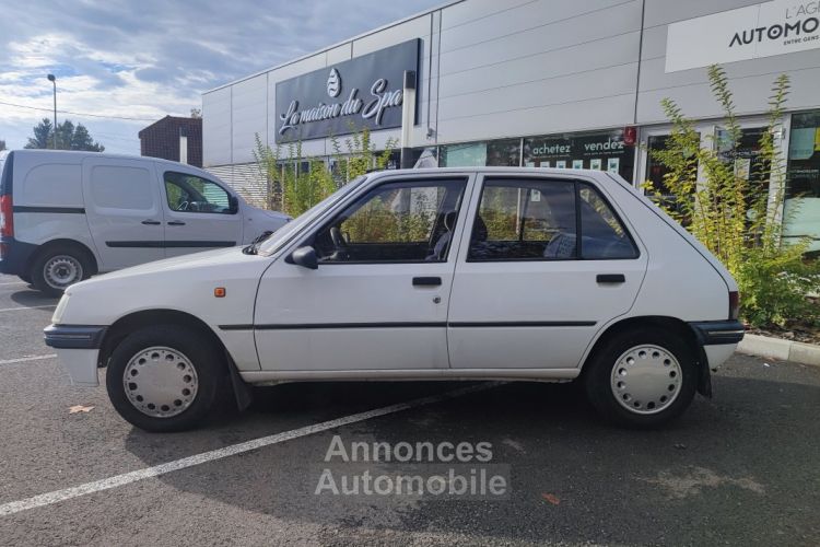 Peugeot 205 1.1 60ch Sacré Numéro (TU1M HDZ) - <small></small> 7.990 € <small>TTC</small> - #2