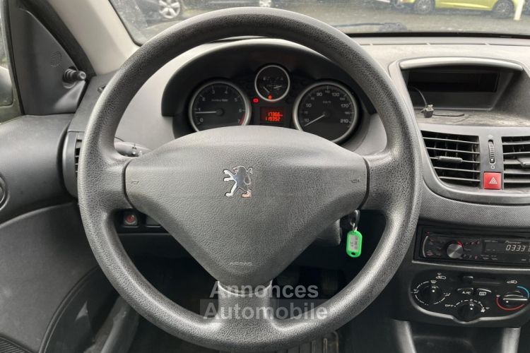 Peugeot 206 + 1.1i Urban DISTRI A JOUR GTIE 12M - <small></small> 4.490 € <small>TTC</small> - #6