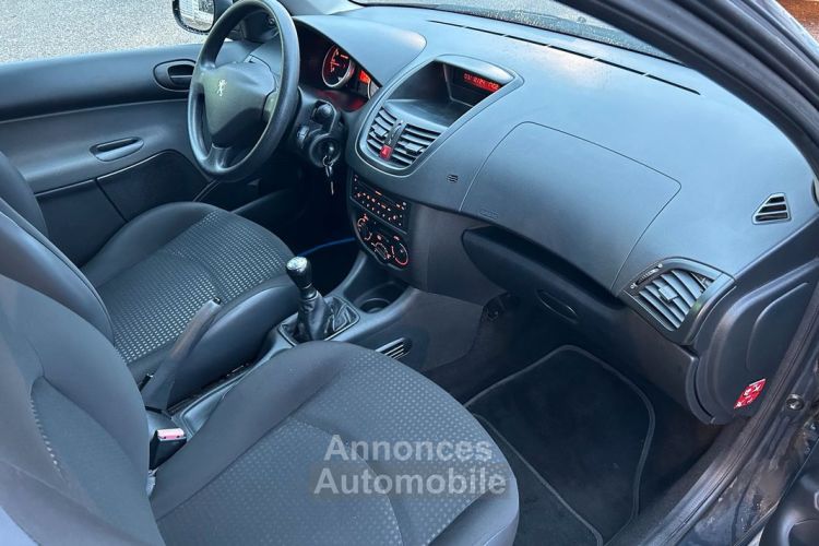 Peugeot 206 + 1.4i 60 Cv Trendy Vitres Électrique-Fermeture Centralisée-Isofix - <small></small> 4.990 € <small>TTC</small> - #5