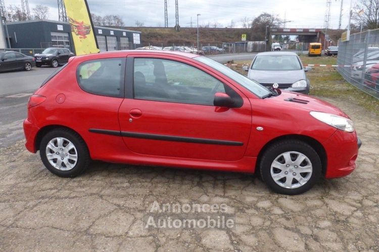 Peugeot 206 + Basis - <small></small> 4.450 € <small>TTC</small> - #4