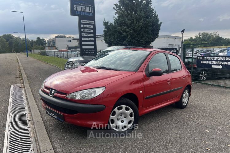 Peugeot 206 1.1 60ch 4cv Pop Art 5Portes 134,000 Kms - <small></small> 1.990 € <small>TTC</small> - #1