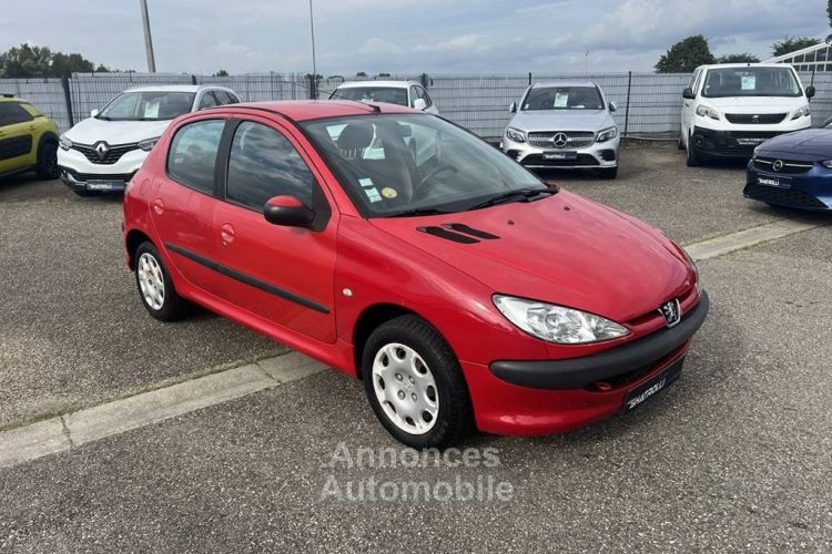 Peugeot 206 1.1 60ch 4cv Pop Art 5Portes 134,000 Kms - <small></small> 1.990 € <small>TTC</small> - #2