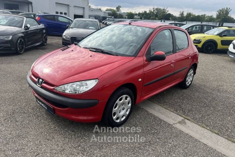 Peugeot 206 1.1 60ch 4cv Pop Art 5Portes 134,000 Kms - <small></small> 1.990 € <small>TTC</small> - #4