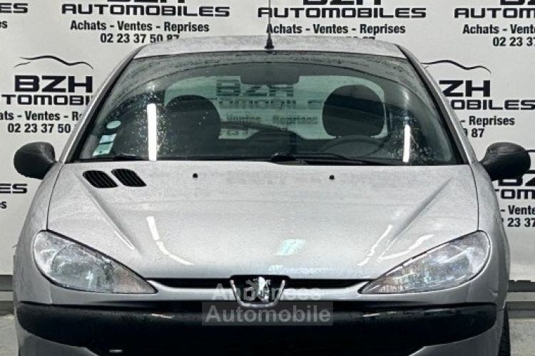 Peugeot 206 1.1 60CH XR 3P DISPONIBILITE IMMEDIATE - <small></small> 4.490 € <small>TTC</small> - #2