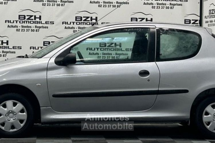 Peugeot 206 1.1 60CH XR 3P DISPONIBILITE IMMEDIATE - <small></small> 4.490 € <small>TTC</small> - #6