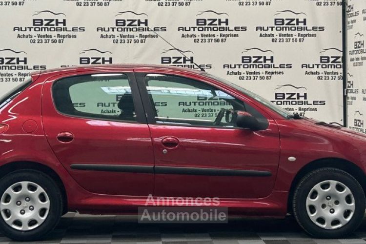 Peugeot 206 1.1 60CH XR PRESENCE 5P * CLIM * - <small></small> 4.990 € <small>TTC</small> - #6