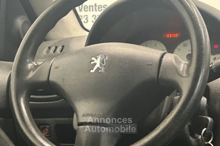 Peugeot 206 1.1 60CH XR PRESENCE 5P * CLIM * - <small></small> 4.990 € <small>TTC</small> - #8