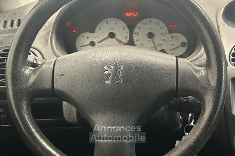 Peugeot 206 1.1 XR PRESENCE 5P - <small></small> 4.990 € <small>TTC</small> - #11