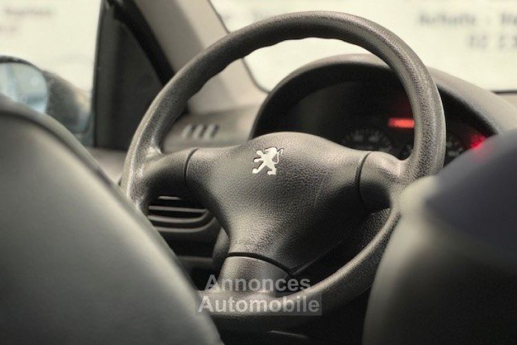 Peugeot 206 1.1I 60CH XR 5P * VITRE ELECTRIQUE * - <small></small> 5.490 € <small>TTC</small> - #7