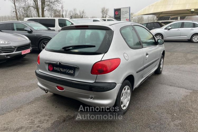 Peugeot 206 1.1i BERLINE XR 60CV BON ETAT REVISEE DISTRI NEUVE BVM - <small></small> 1.990 € <small>TTC</small> - #4