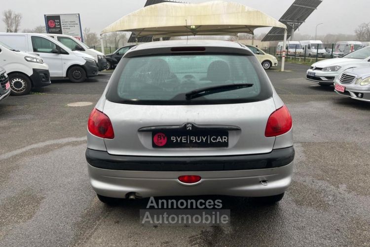 Peugeot 206 1.1i BERLINE XR 60CV BON ETAT REVISEE DISTRI NEUVE BVM - <small></small> 1.990 € <small>TTC</small> - #5