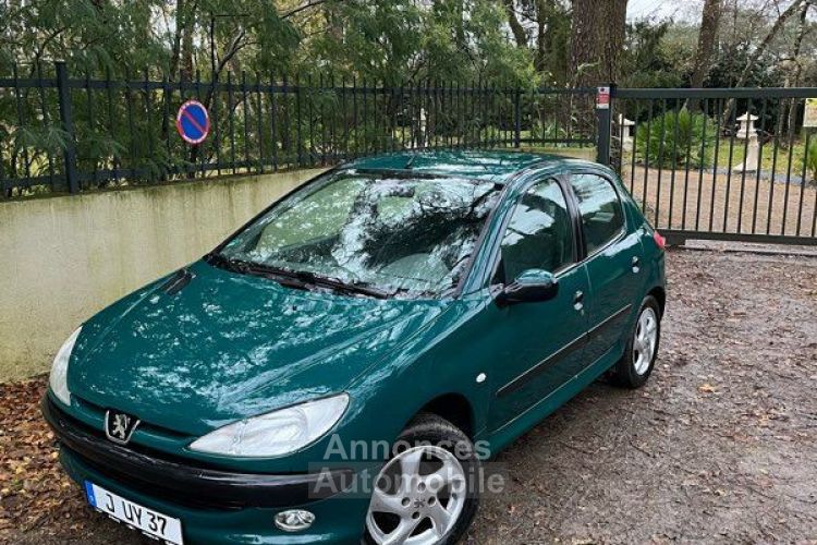 Peugeot 206 1.4 boîte automatique - <small></small> 3.990 € <small>TTC</small> - #1