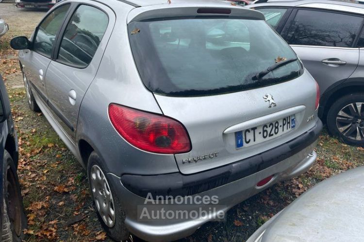 Peugeot 206 1.4 boîte automatique - <small></small> 3.990 € <small>TTC</small> - #2