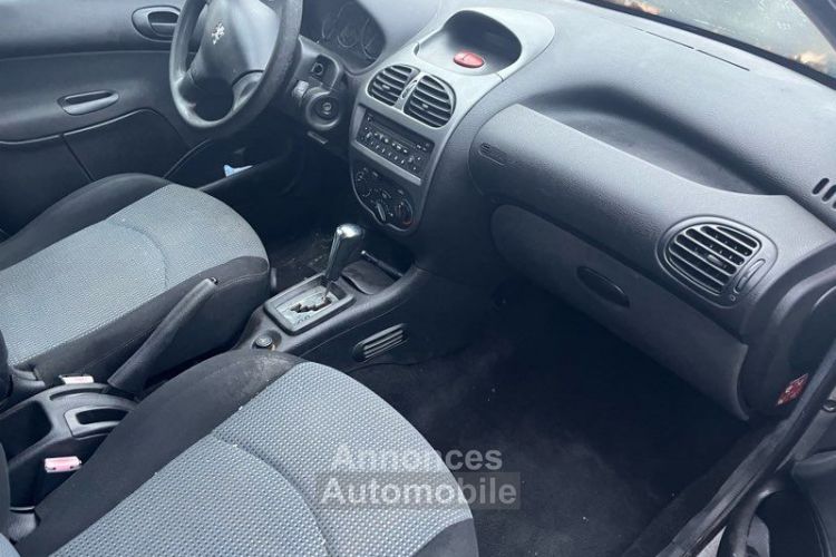 Peugeot 206 1.4 boîte automatique - <small></small> 3.990 € <small>TTC</small> - #3