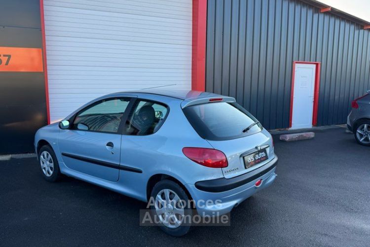 Peugeot 206 1.4 I 75cv Clim payement 4 fois boîte auto GPS car play camera de recul cuir alcantara - <small></small> 3.590 € <small>TTC</small> - #2