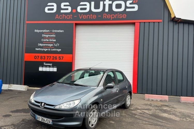 Peugeot 206 1.4 I 75cv payement 4 x sans frais fermeture centralisée direction assistée - <small></small> 1.990 € <small>TTC</small> - #1