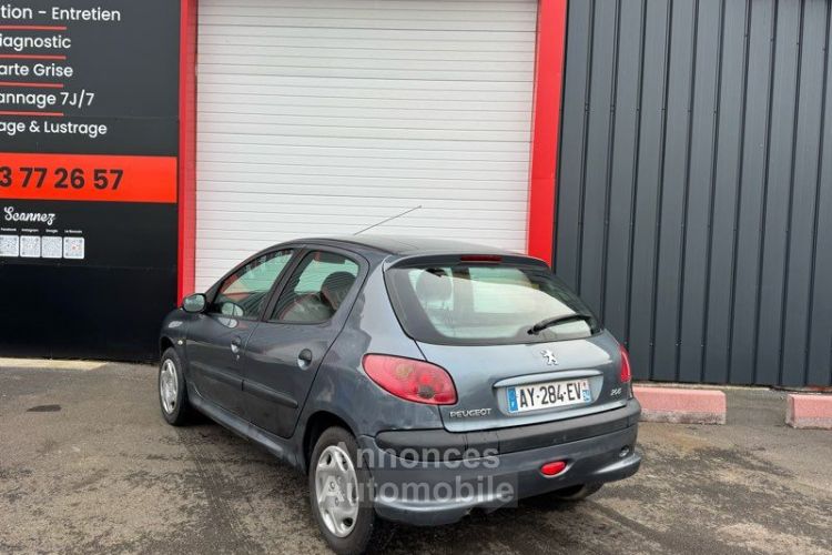 Peugeot 206 1.4 I 75cv payement 4 x sans frais fermeture centralisée direction assistée - <small></small> 1.990 € <small>TTC</small> - #3