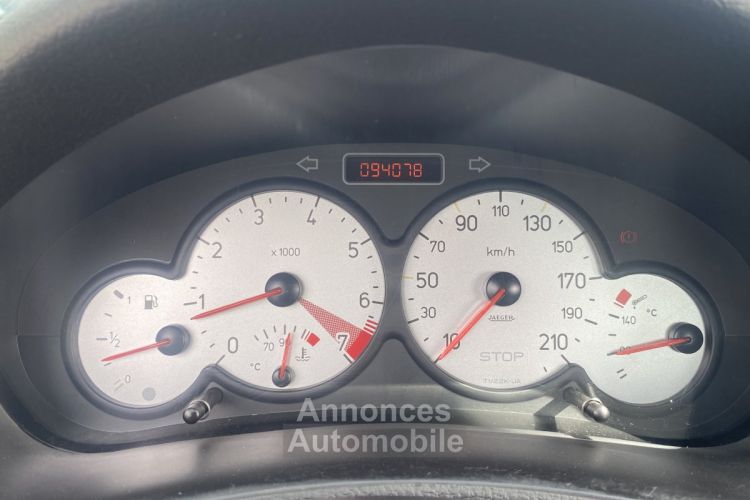 Peugeot 206 1.6 16v - <small></small> 3.990 € <small>TTC</small> - #25