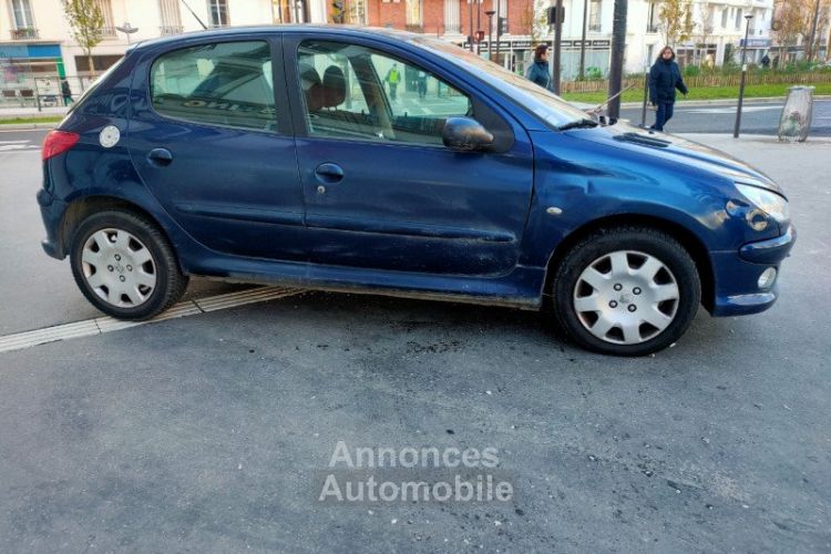 Peugeot 206 1.6 HDI EXECUTIVE FAP 5P à pro ou export en l'état sans garantie - <small></small> 1.900 € <small>TTC</small> - #4