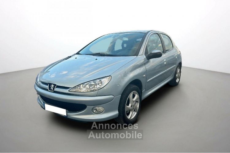 Peugeot 206 1.6e 16v Executive BVA - <small></small> 6.990 € <small>TTC</small> - #1