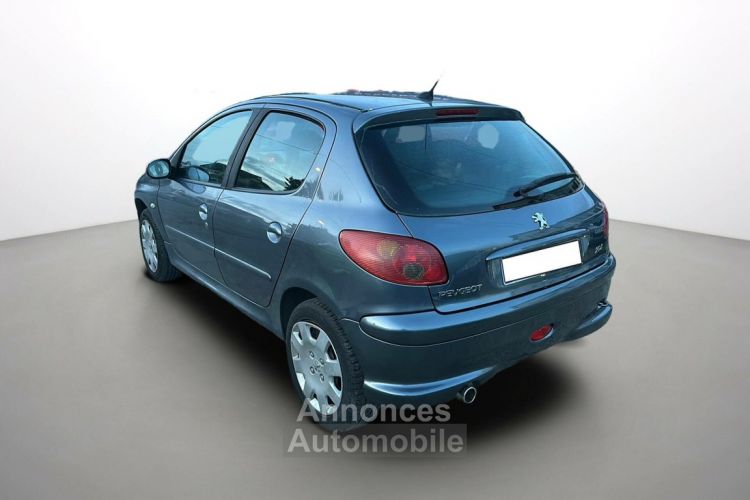 Peugeot 206 1.6e 16v Trendy BVA - <small></small> 5.990 € <small>TTC</small> - #4