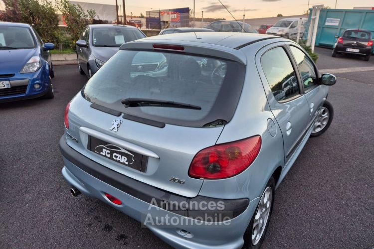 Peugeot 206 1l4 Essence 90ch 5 Portes - <small></small> 4.990 € <small>TTC</small> - #2