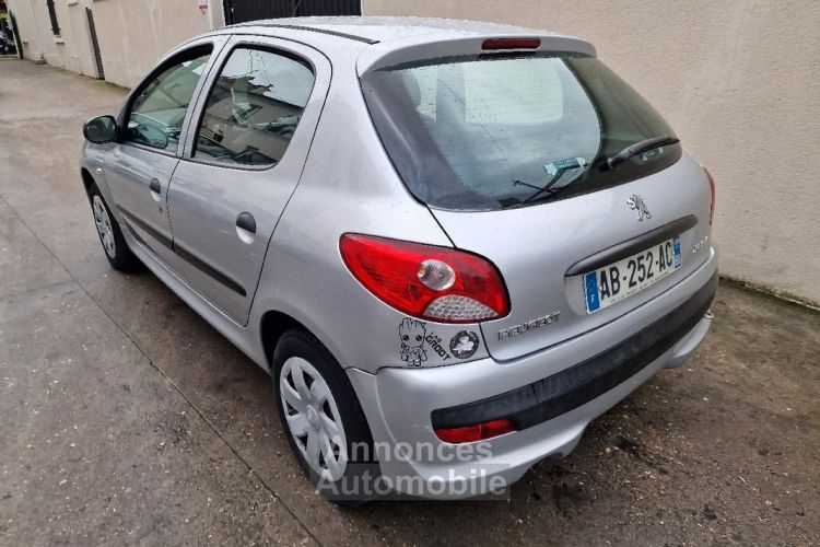 Peugeot 206 206+ 1.1 essence 60ch urban payer en 4x fois - <small></small> 4.450 € <small>TTC</small> - #3