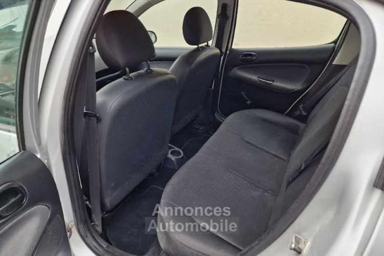 Peugeot 206 206+ 1.1 essence 60ch urban payer en 4x fois - <small></small> 4.450 € <small>TTC</small> - #5
