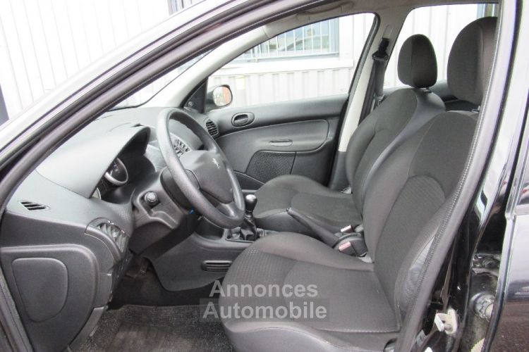 Peugeot 206 206+ 1.4 HDi 70ch BLUE LION Pack Limited - <small></small> 4.980 € <small>TTC</small> - #5