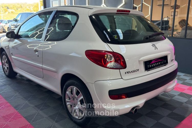 Peugeot 206 206+ Génération 60ch 1.1e Climatisation Rétroviseurs électriques - <small></small> 6.990 € <small>TTC</small> - #3