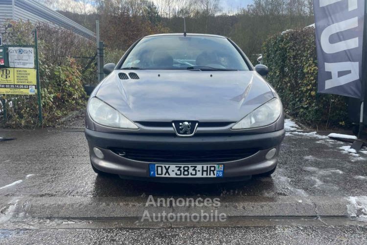 Peugeot 206 3/5 portes (1.4 i 75CV - <small></small> 2.990 € <small>TTC</small> - #2