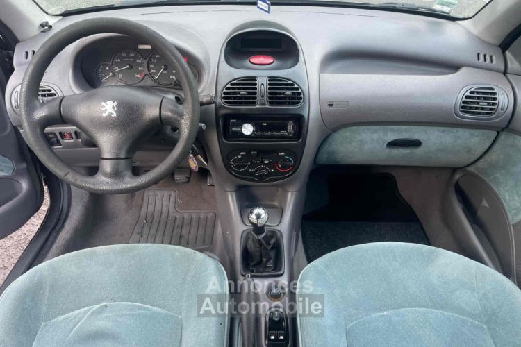 Peugeot 206 3/5 portes (1.4 i 75CV - <small></small> 2.990 € <small>TTC</small> - #6