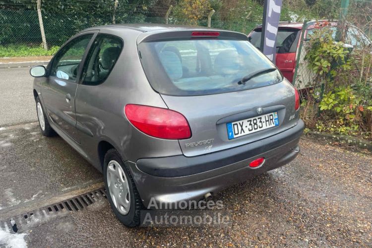 Peugeot 206 3/5 portes (1.4 i 75CV - <small></small> 2.990 € <small>TTC</small> - #10