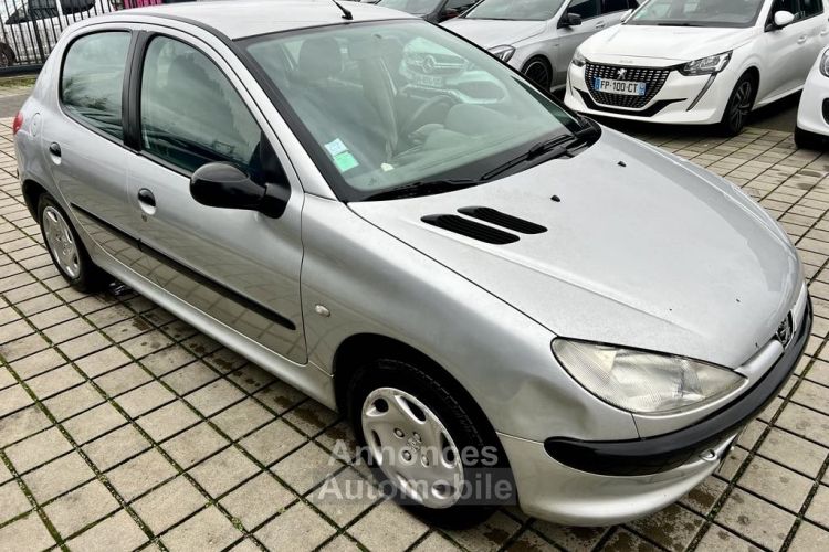 Peugeot 206 3/5 portes (2A/C) 1.4 i (75Ch) - <small></small> 2.490 € <small>TTC</small> - #3