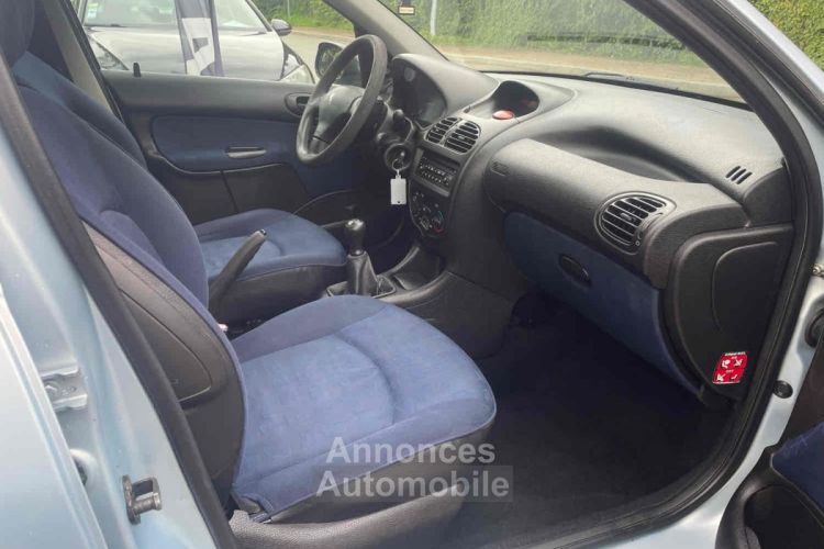 Peugeot 206 Berline bicorps trois ou cinq portes 1.4 i 1360cm3 75cv  - <small></small> 3.000 € <small>TTC</small> - #5