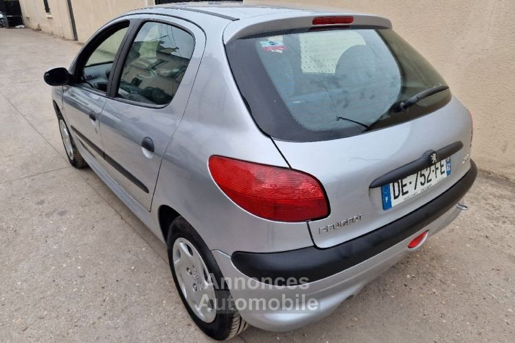 Peugeot 206 boite automatique 1.4 essence 75ch - <small></small> 4.950 € <small>TTC</small> - #3