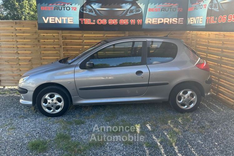 Peugeot 206 XT 1.4i 75CH - <small></small> 3.990 € <small>TTC</small> - #2