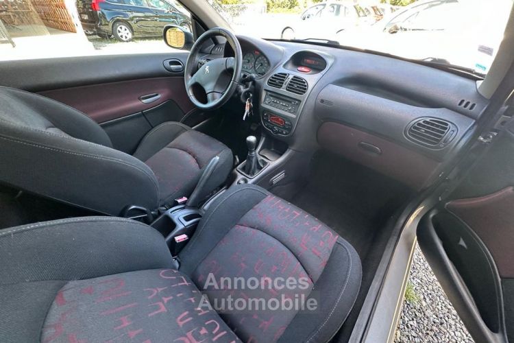 Peugeot 206 XT 1.4i 75CH - <small></small> 3.990 € <small>TTC</small> - #3